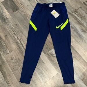 Men’s Nike Dri-Fit pants, size S slim fit.